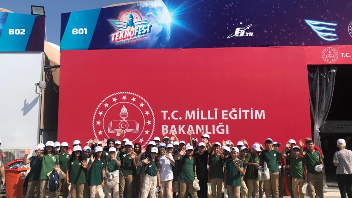 Şehit Komiser Abdullah Ortanca Ortaokulu Öğrencileri TEKNOFEST İzmir Festivali'nde